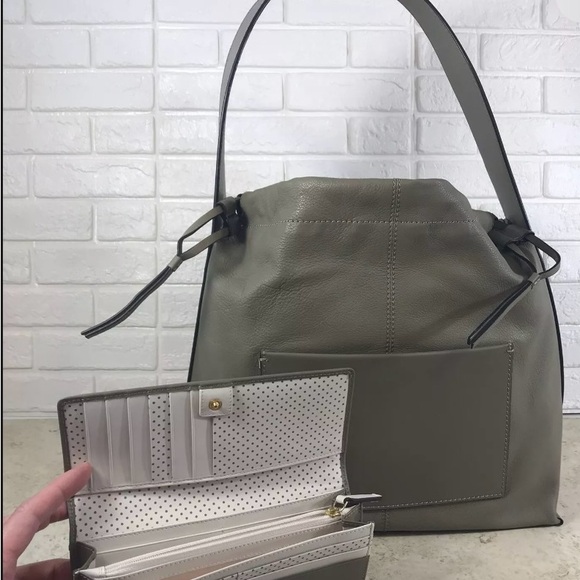 Radley of London leather shoulder bag with matching wallet - Picture 2 of 15